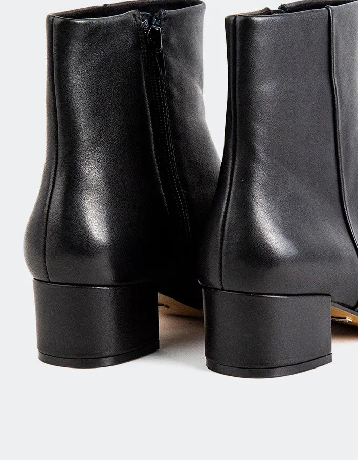 Lorelei Black Leather