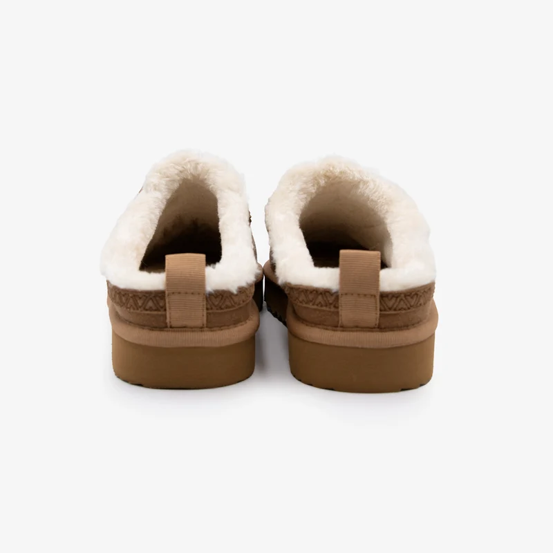 Mules fourrées en suédine camel