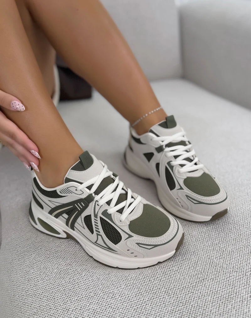 Baskets femme kaki et beige tendance à plateforme épaisse et détails contrastés