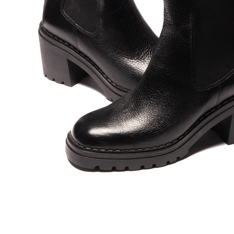Venosa Black Leather