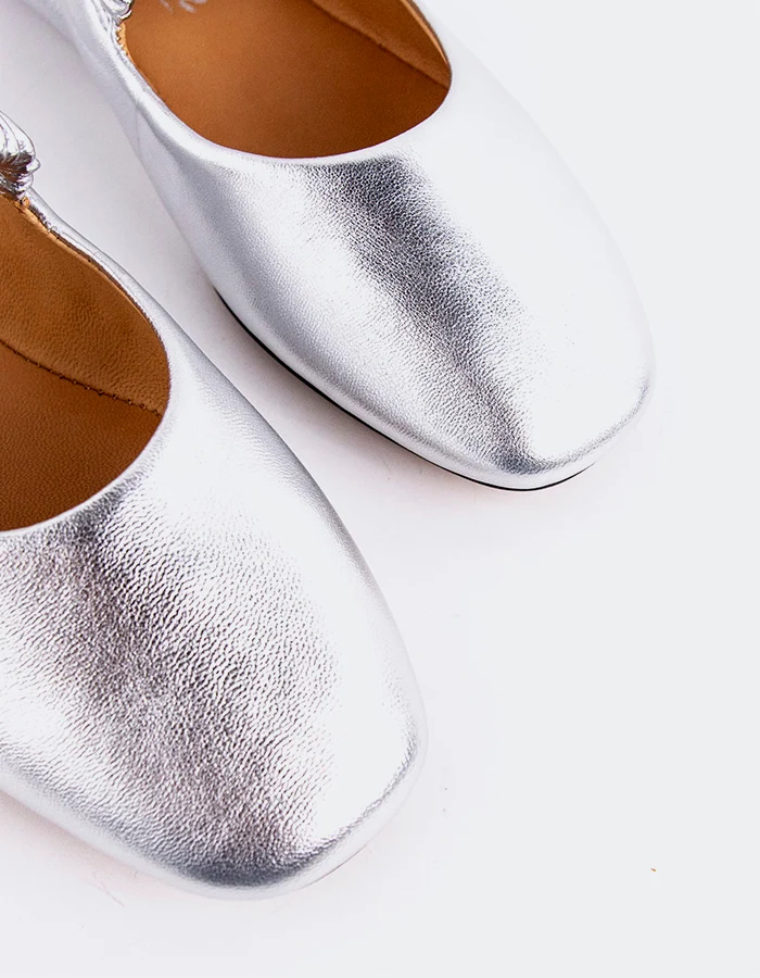 Miah Silver Leather