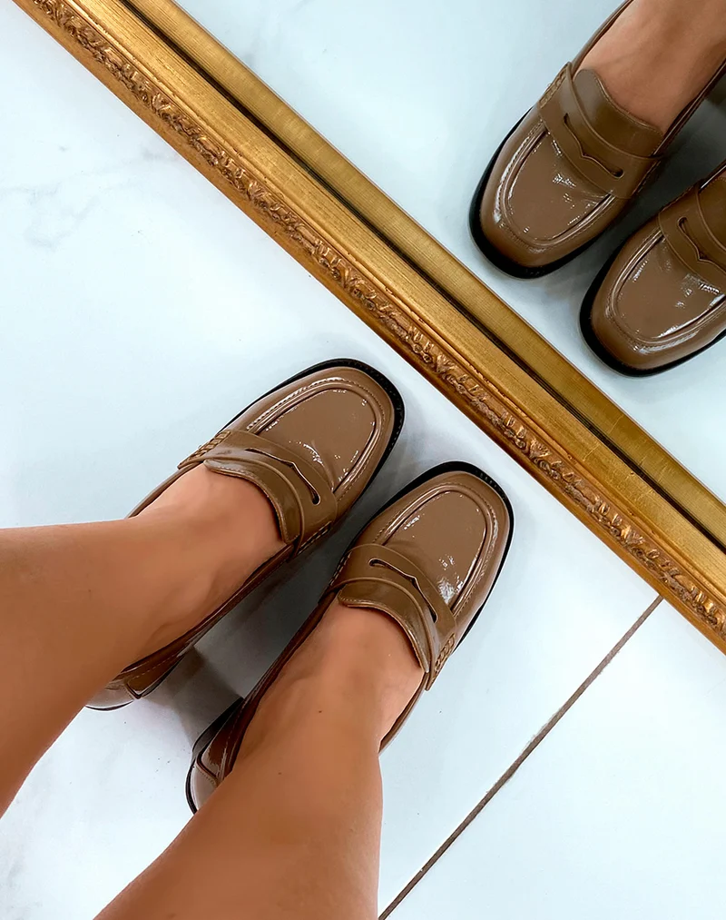Mocassins femme à talon en kaki : style et confort réunis