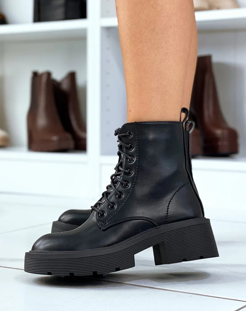 Bottines noires montantes à semelle crantée