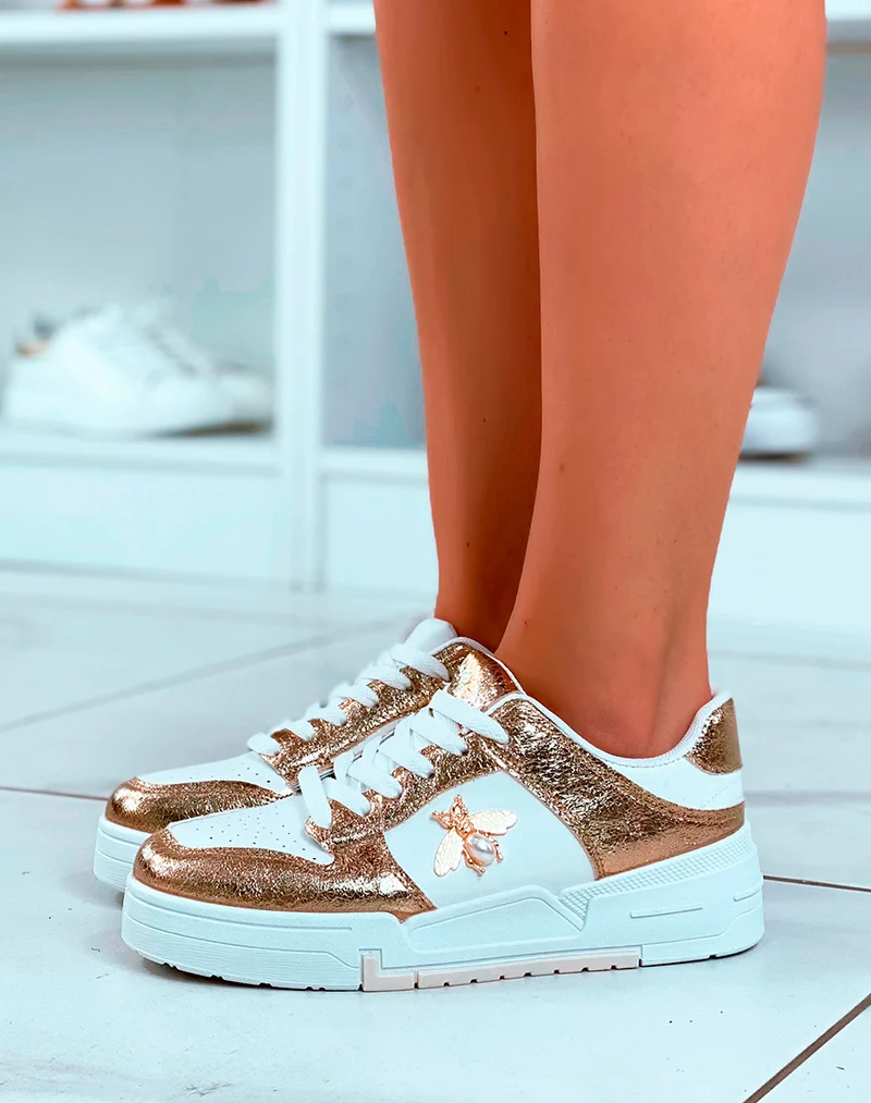 Baskets blanches et dorées à bijoux abeille
