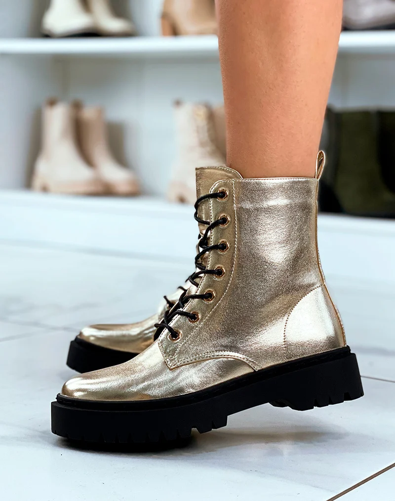 Bottines Éclat Doré à Lacets et Semelle Crantée pour Femme