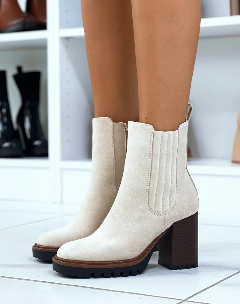 Bottines à talons carré en suédine beige