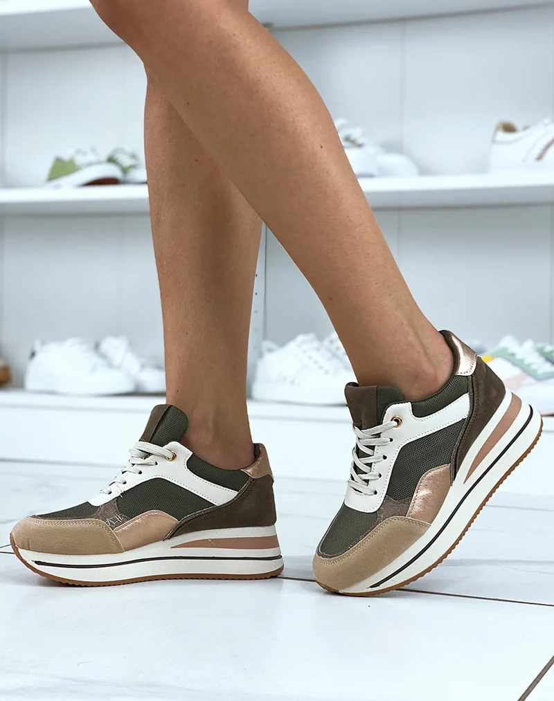 Baskets kaki aux empiècements beiges et dorés