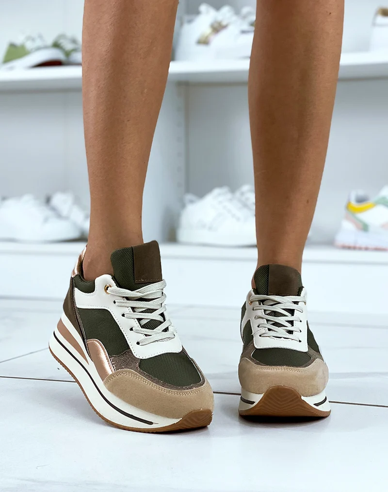Baskets kaki aux empiècements beiges et dorés