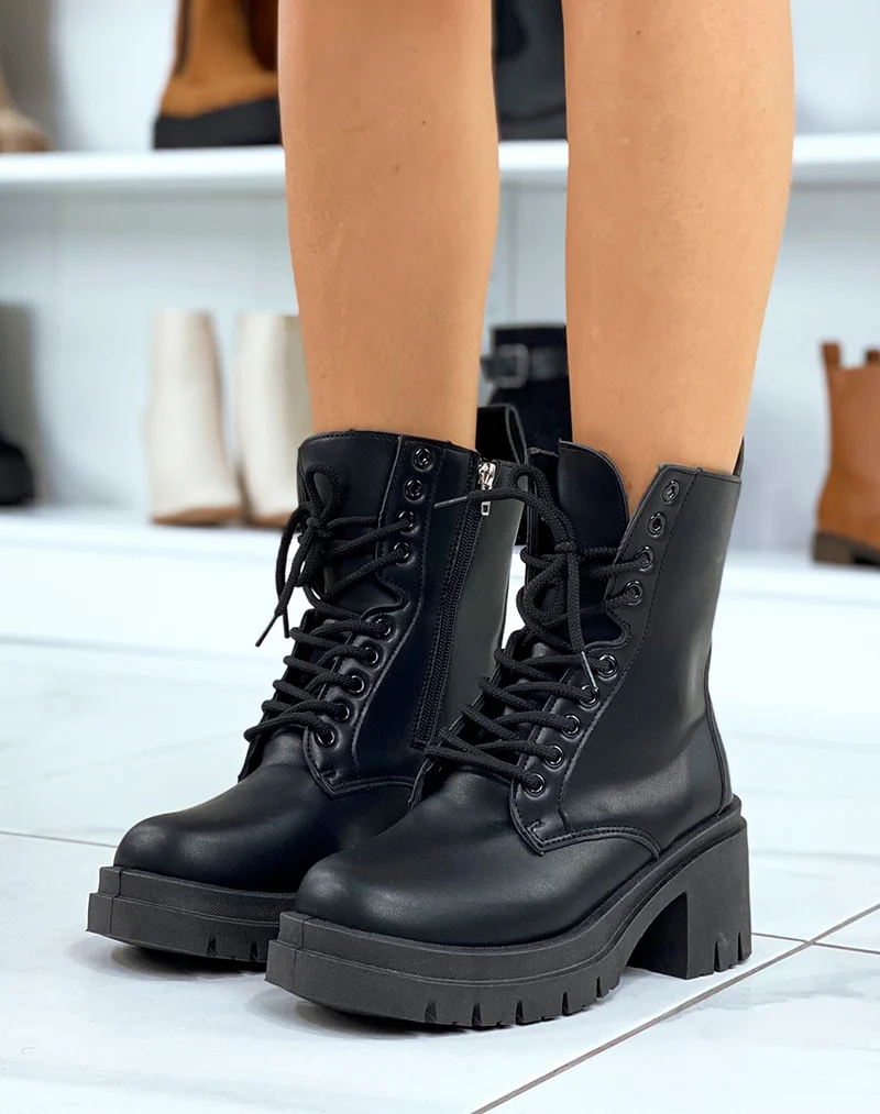 Bottines noires à lacets style rangers
