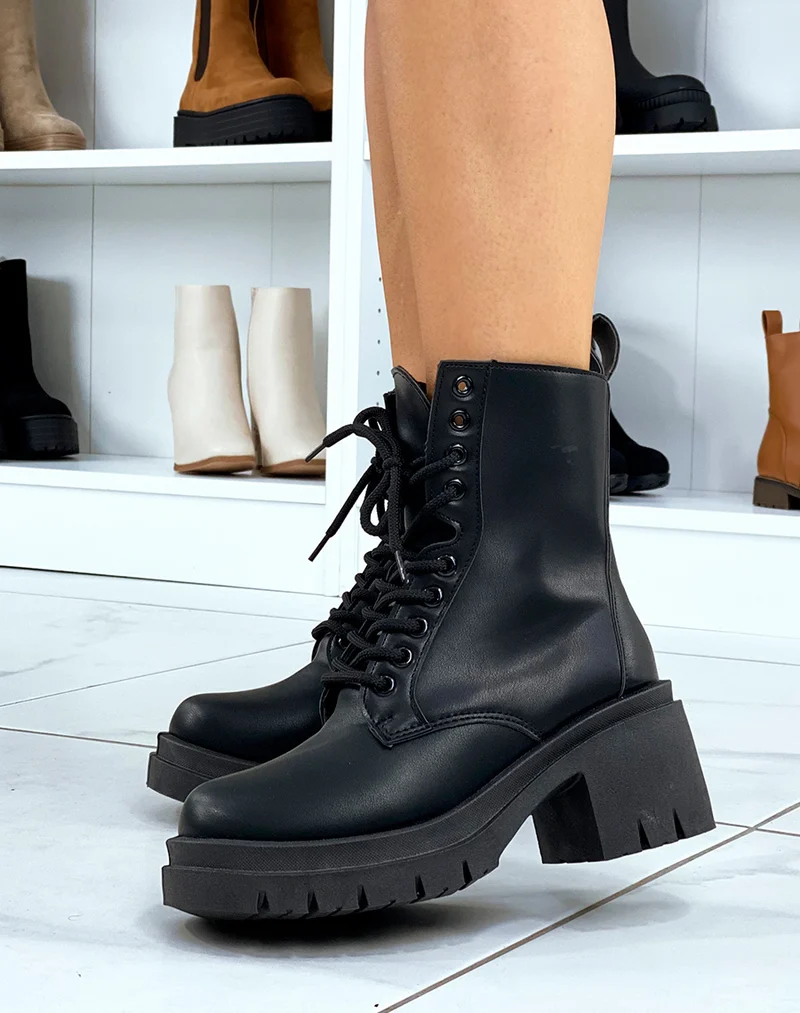 Bottines noires à lacets style rangers
