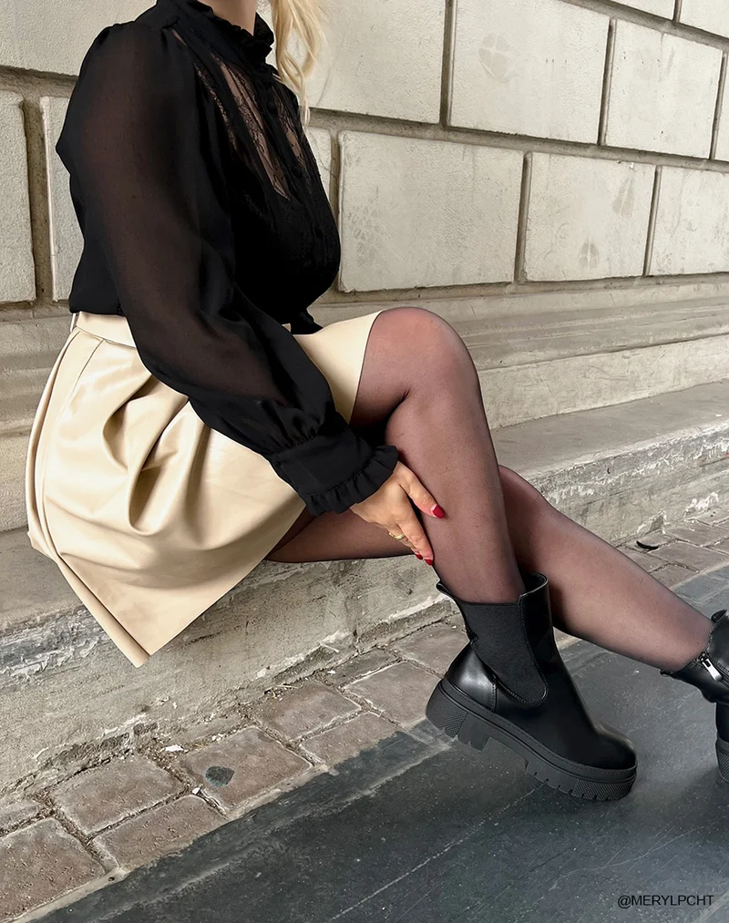 Bottines noires basses à élastique et semelle cranté