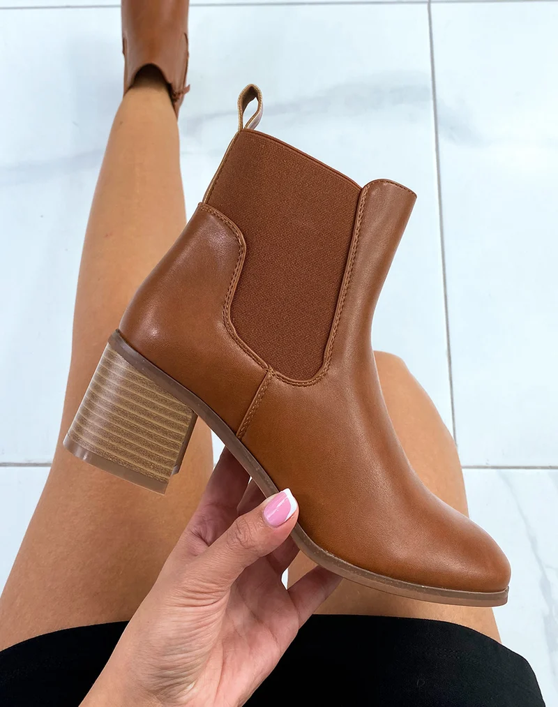 Bottines camel à élastique et à talon