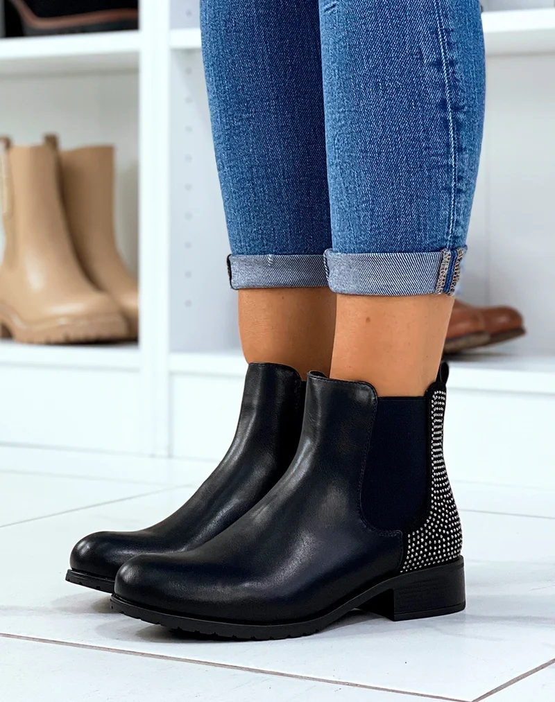 Bottines basses noires à clous