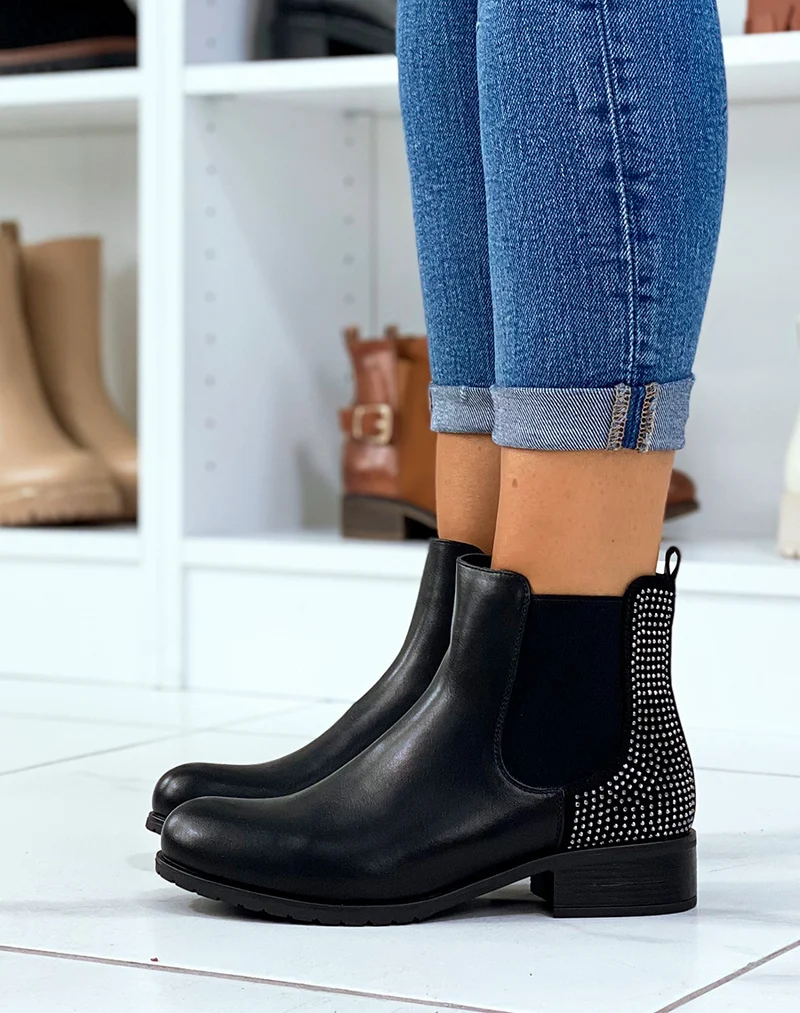 Bottines basses noires à clous