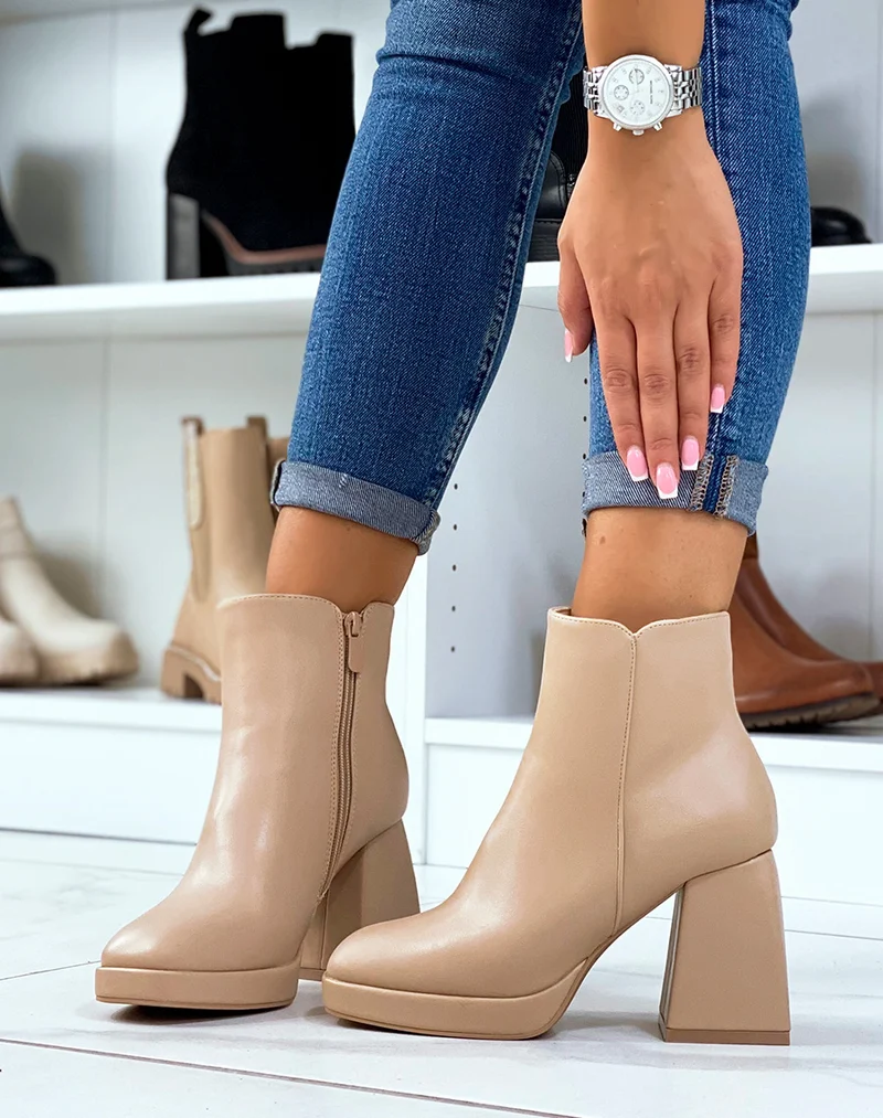 Bottines basses beiges à talon épais carré