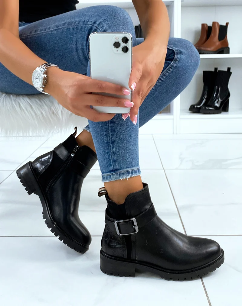 Bottines noires avec élastique échancré et effet croco