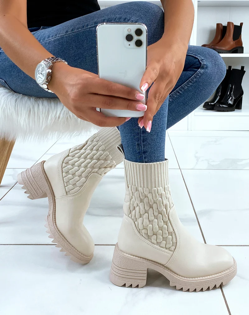 Bottines beiges effet chaussette à talon épais à semelle crantée