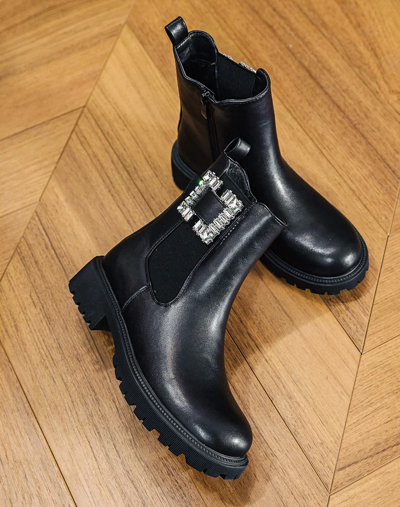 Bottines chelsea noires à détail carré à strass