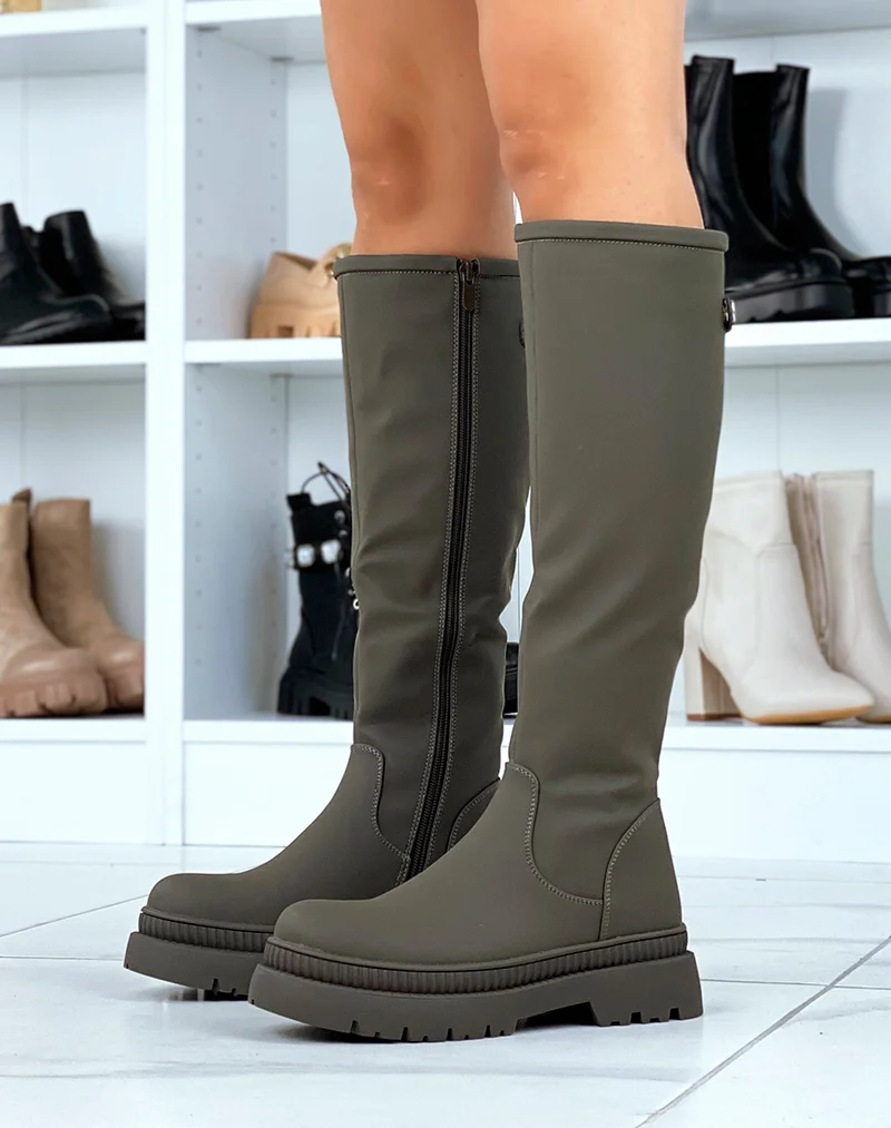 Bottes kaki gommées à semelle crantée