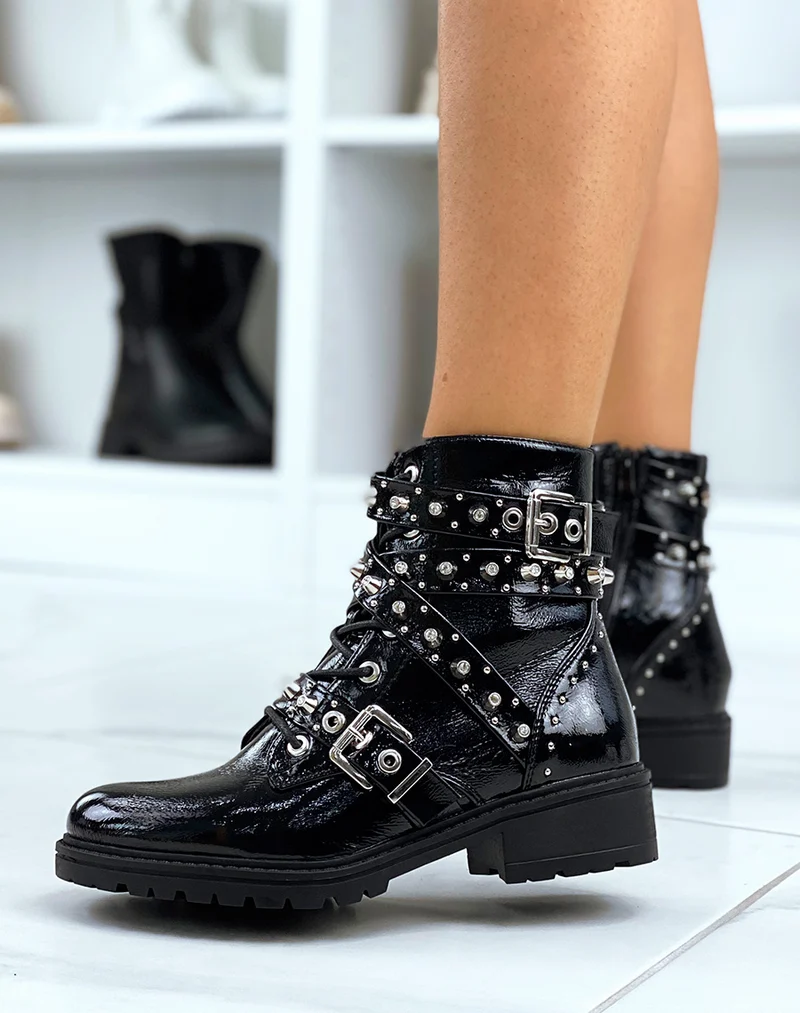 Bottines noires vernies montantes à lacets et multiples brides