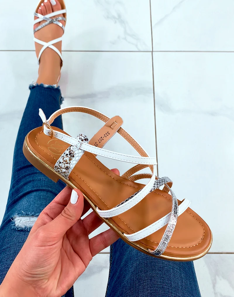 Nu-pieds blancs à multiples fines lanières