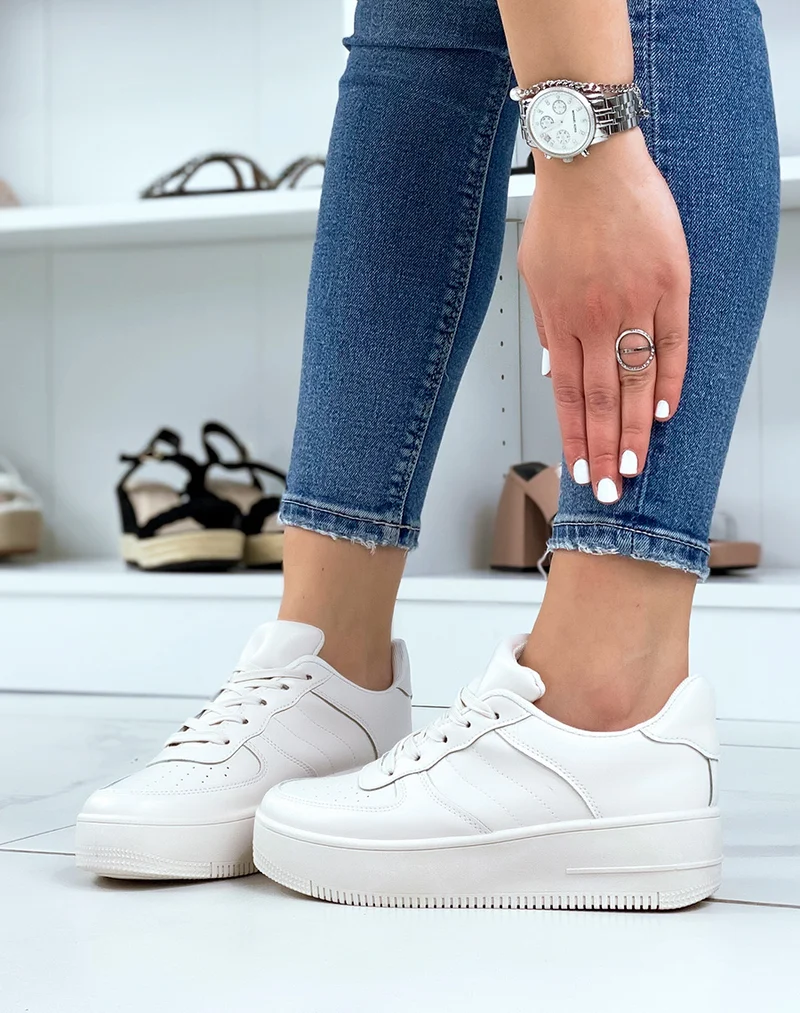 Baskets beiges à grosse plateforme