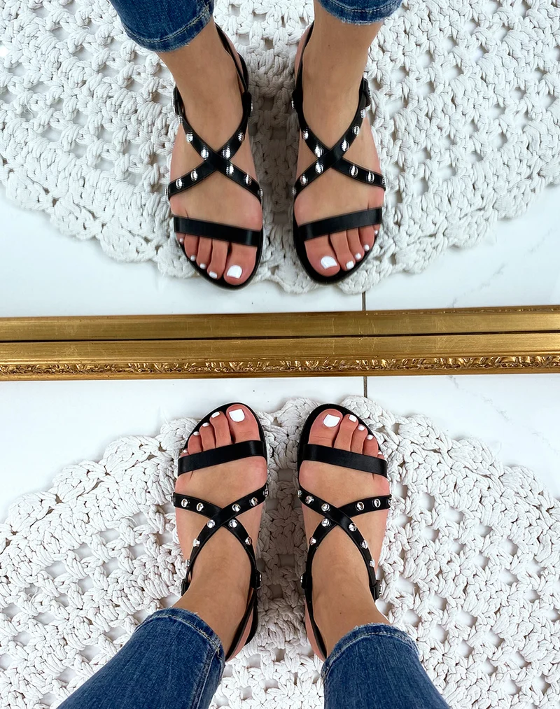Nu-pieds cloutées noires