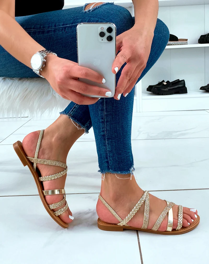Nu-pieds dorés à multiples brides tressées et pailletées