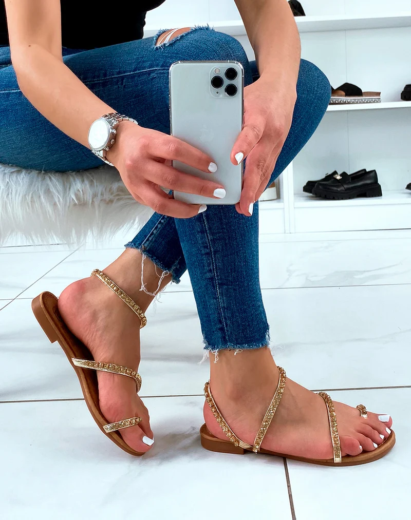 Nu-pieds dorés à brides strassées