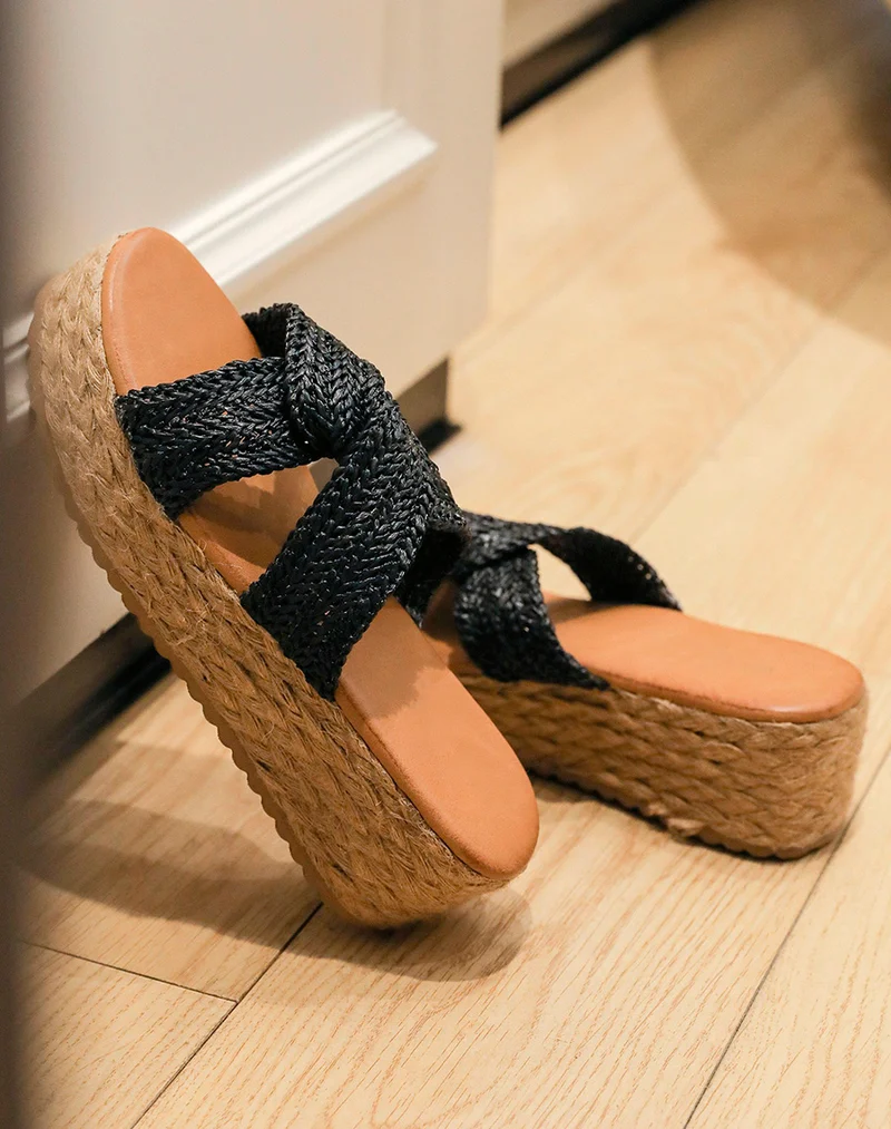 Mules à brides croisées en corde noire et semelle épaisse en toile de jute