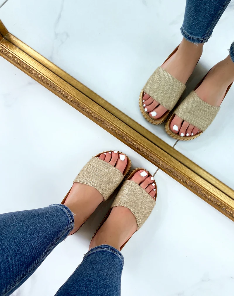 Mules à bride épaisse beige et semelle épaisse style aztèque