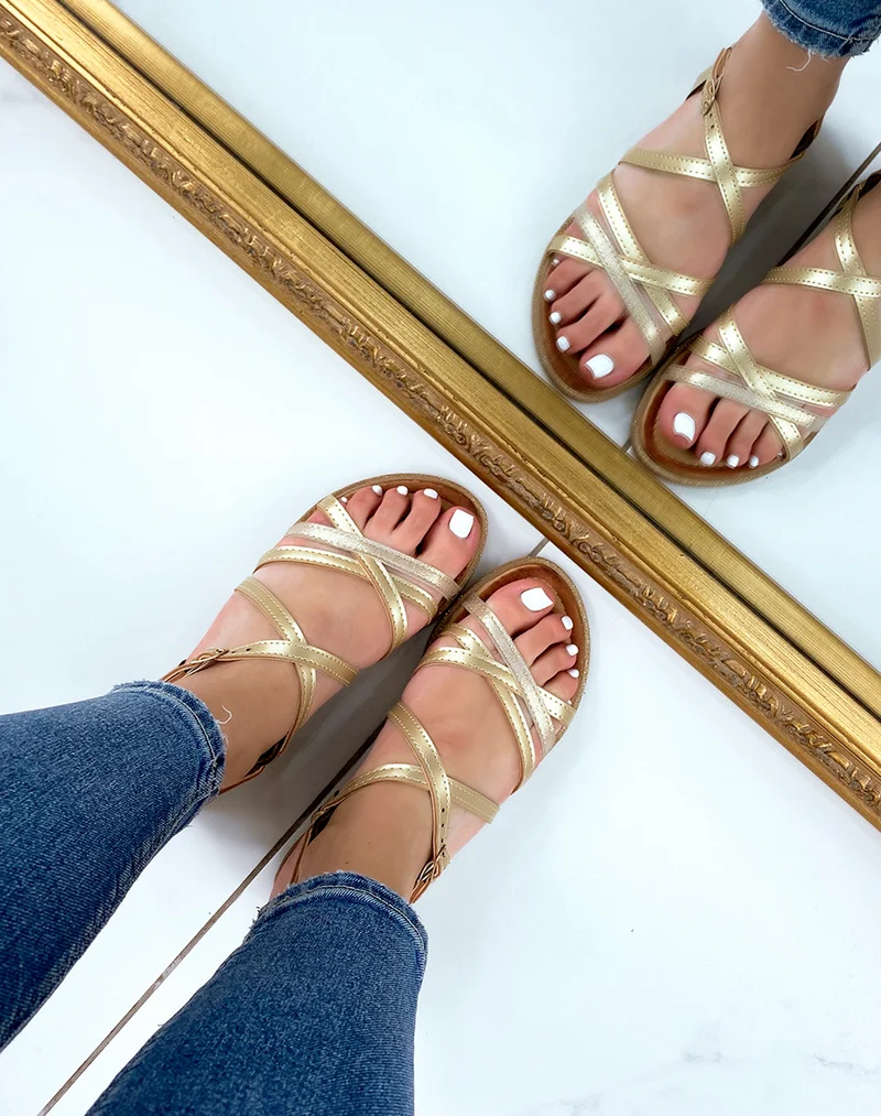 Nu-pieds dorés à bride lisses satinées et pailletées