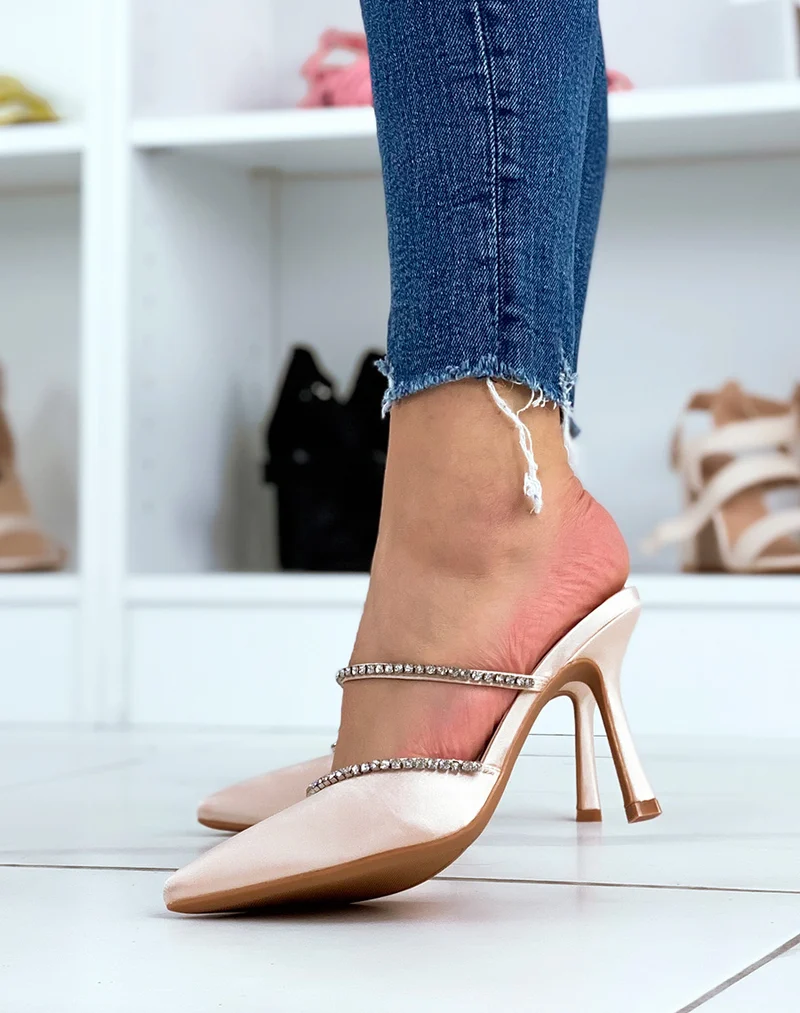 Mules beiges à talon style escarpin