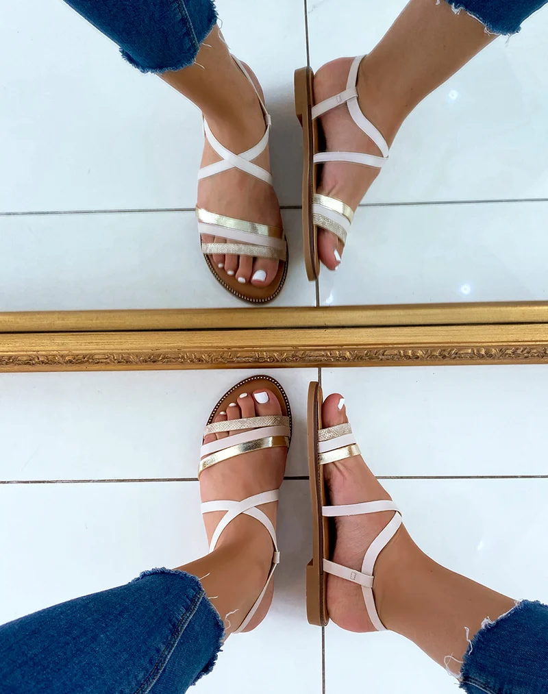 Nu-pieds beige à multiples brides et motif animalier
