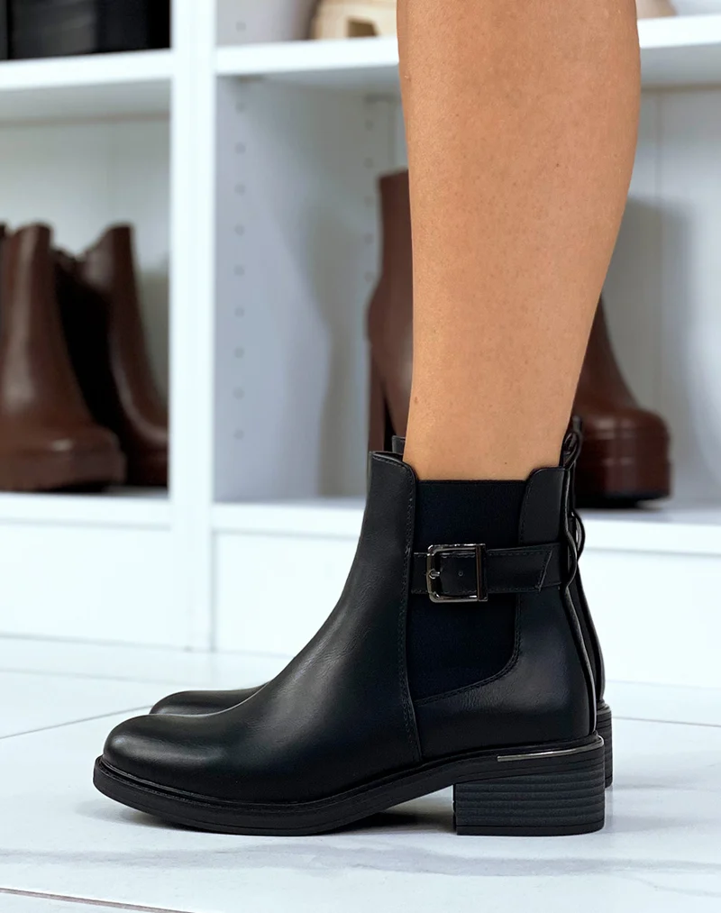 Bottines noires à lanière ajustable et talon à détail argenté