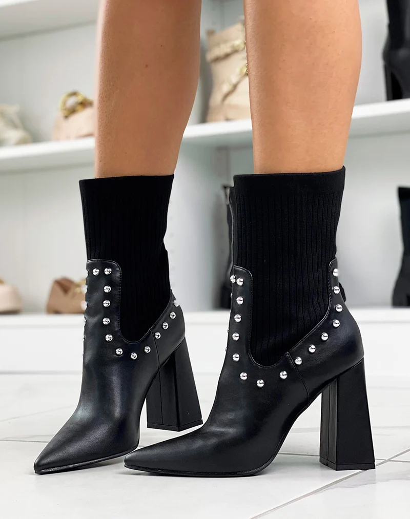 Bottines noires à talon et à bout pointu effet chaussette