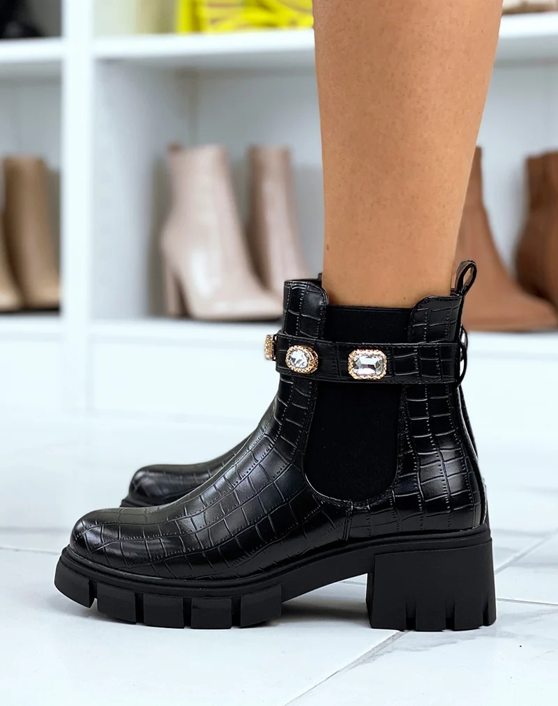 Chelsea boots noires en effet croco ornées de bijoux