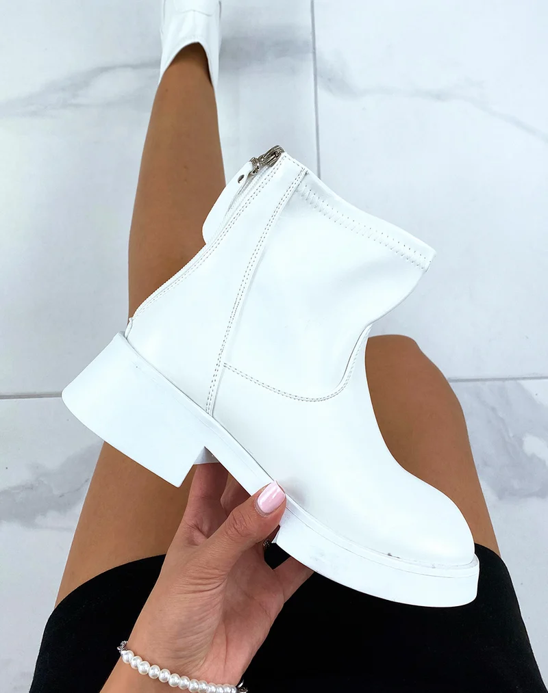 Bottines basses blanches effet chaussette en similicuir