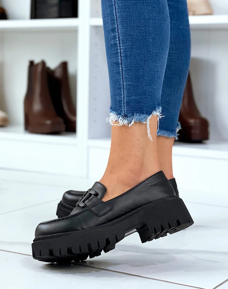 Mocassins noirs avec détails noir mate