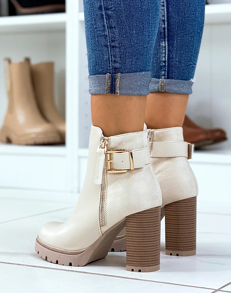 Bottines beiges bi-matières à talons crantés avec sangle