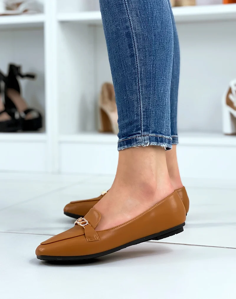 Mocassins plats camel à bijoux dorés à strass