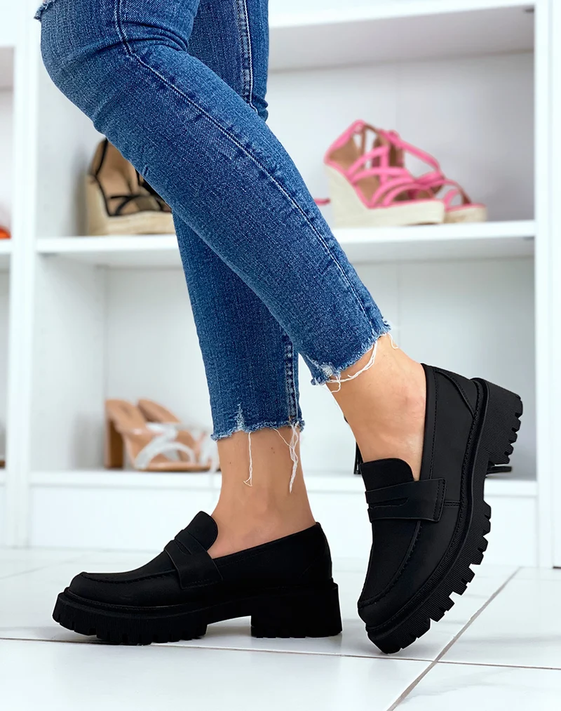 Mocassins noirs mattes