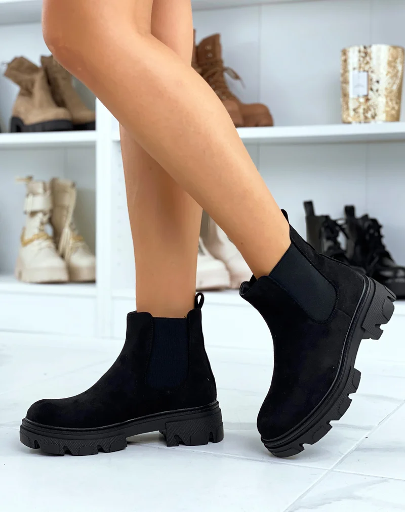 Chelsea boots noires en suédine à semelle crantée