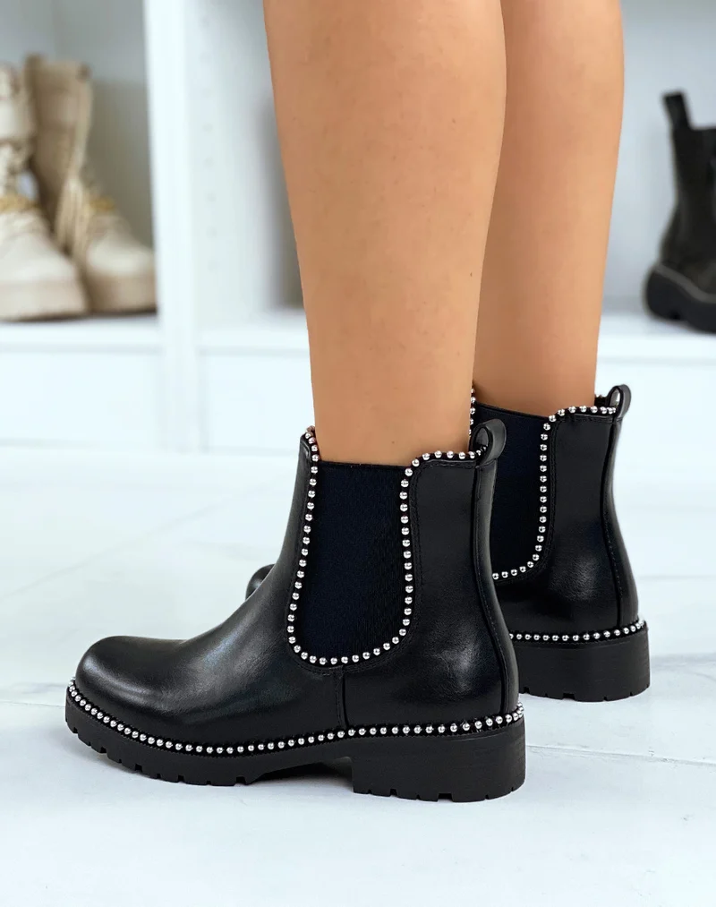 Chelsea boots noires grainées à détails perles