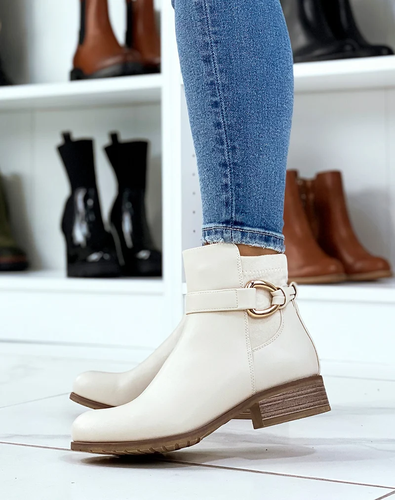 Bottines beiges à lanière à anneau doré
