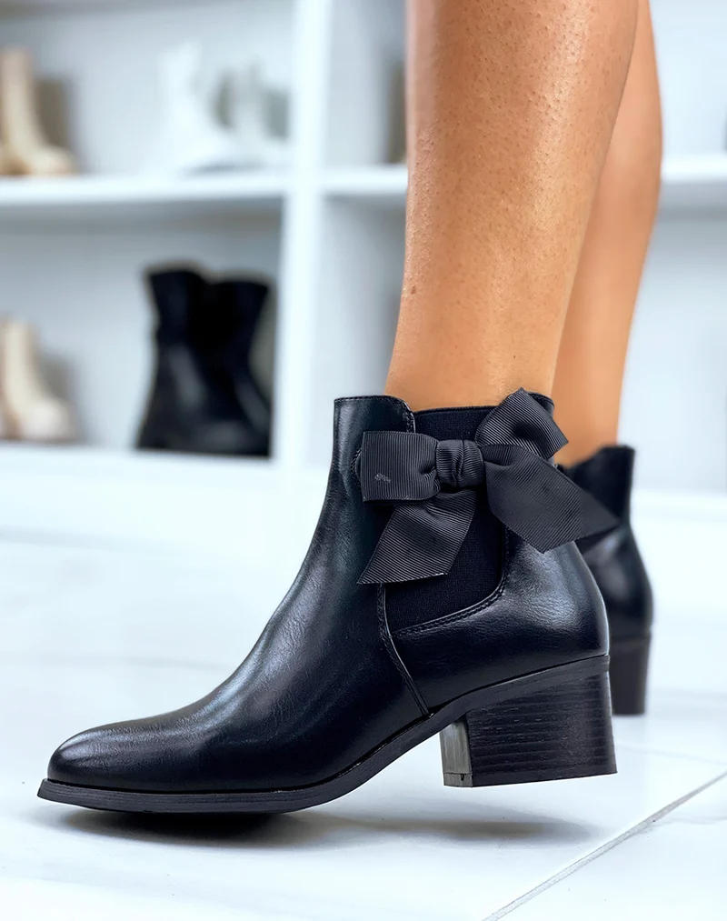 Bottines noires en similicuir avec noeud intégrées