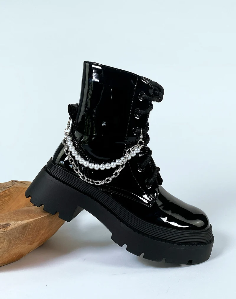 Bottines noires effet miroir à lacet