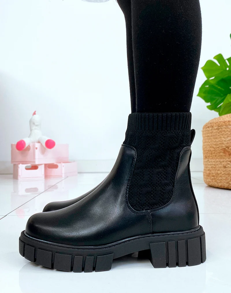 Bottines noires effet chaussette à motifs en relief
