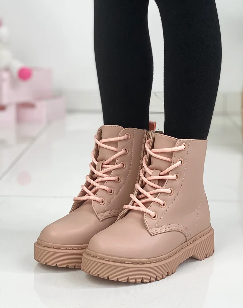 Bottines rose clair à lacets