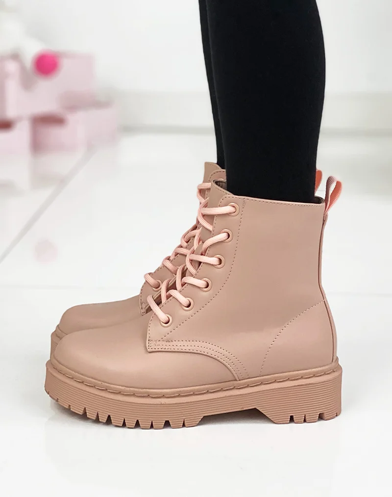 Bottines rose clair à lacets